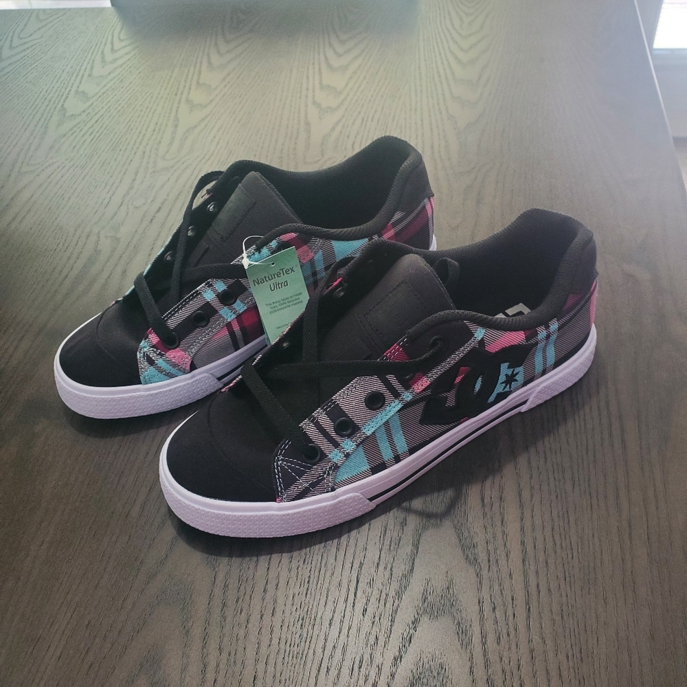 DC Women's Chelsea Plaid Black Sneakers